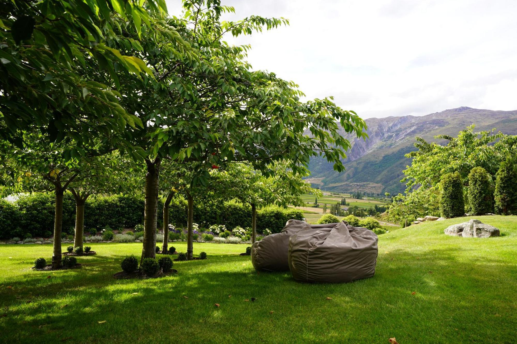 Mt Rosa Lodge Boutique Vineyard Accommodation Wanaka Eksteriør billede