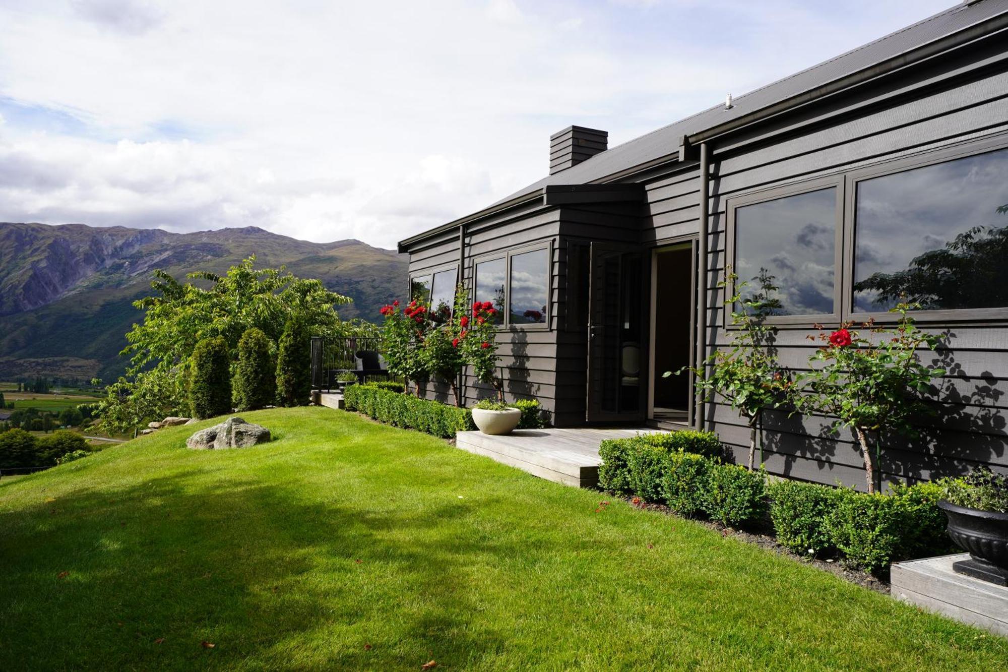 Mt Rosa Lodge Boutique Vineyard Accommodation Wanaka Eksteriør billede